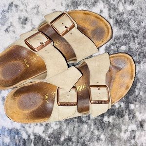 Birkenstock Arizona Leather Sandals.